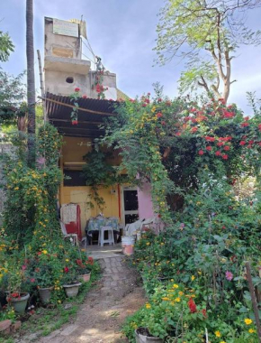 Zorba The Buddha Home Stay, Khajuraho